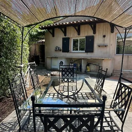 Holiday home Charmante Maison Provencale